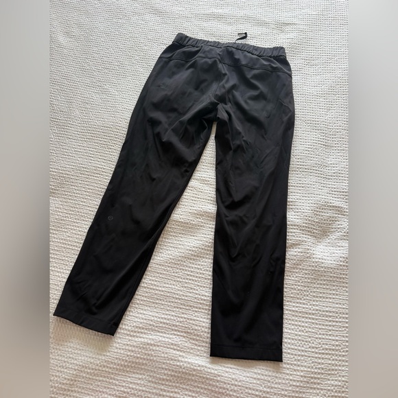 Lululemon Womens Black On The Fly Pant - size 6 - Picture 3 of 5